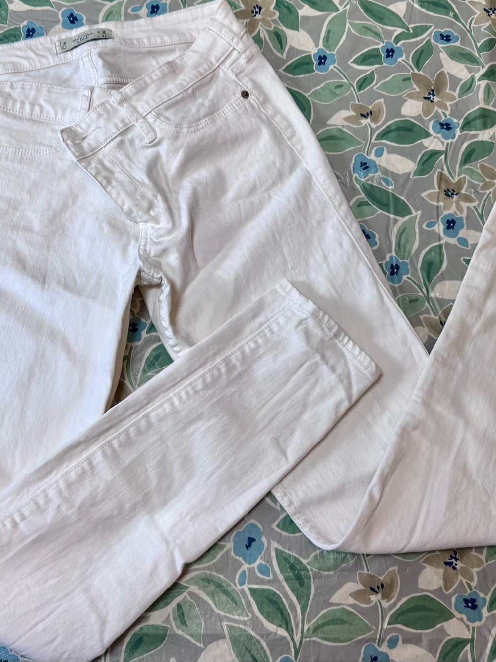 Abercrombie & Fitch White Skinny Stretch Jeans